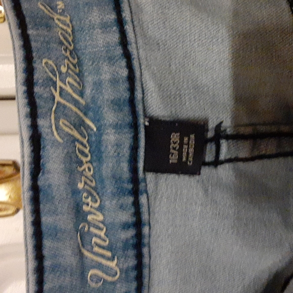 Jeans - Picture 4 of 5